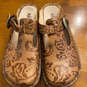 Women’s Alegria mules